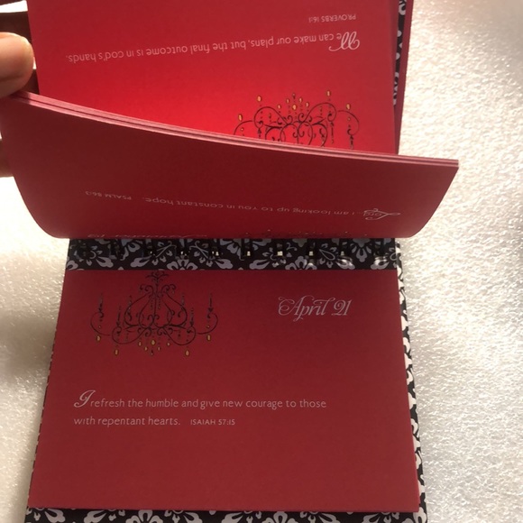 Table calendar “ She Lives, She Loves, She Laughs - Picture 8 of 12